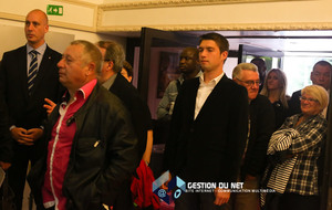 Entrée des invités de la soirée, avec la présence (en haut à gauche de la photo) de Monsieur Stéphane Baron - Maire adjoint de la ville de Villepinte en charge des sports.